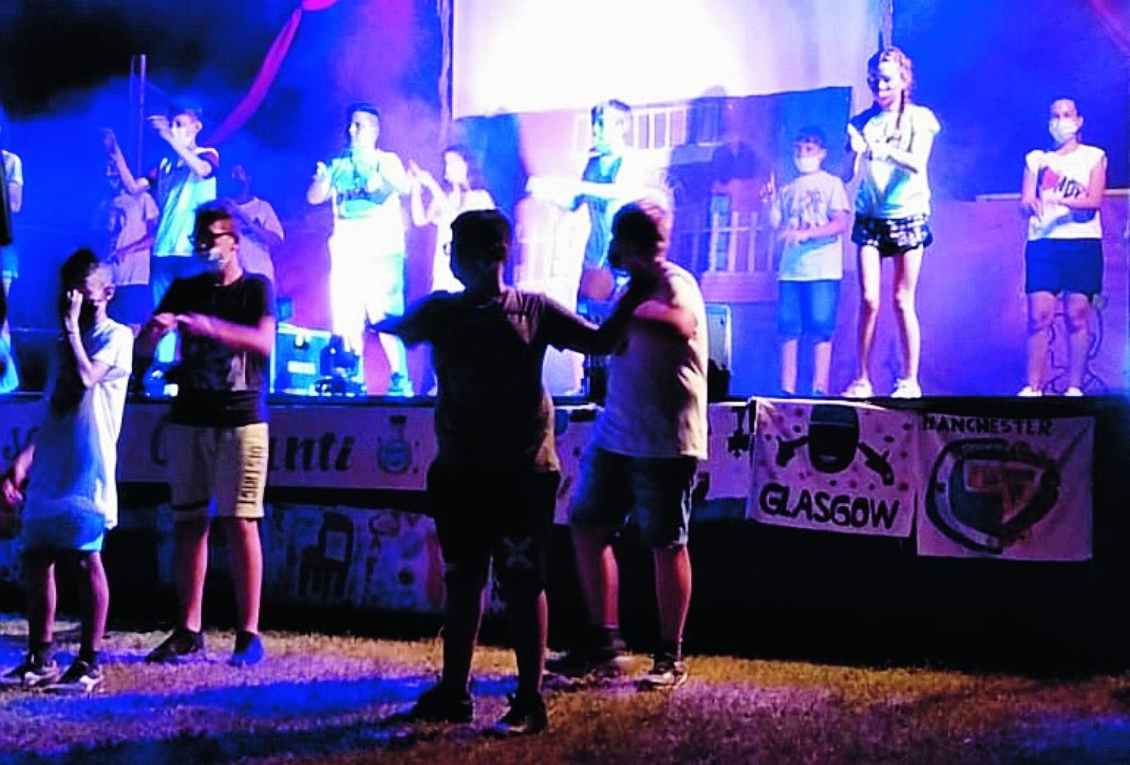 Le panchine viola e gentili