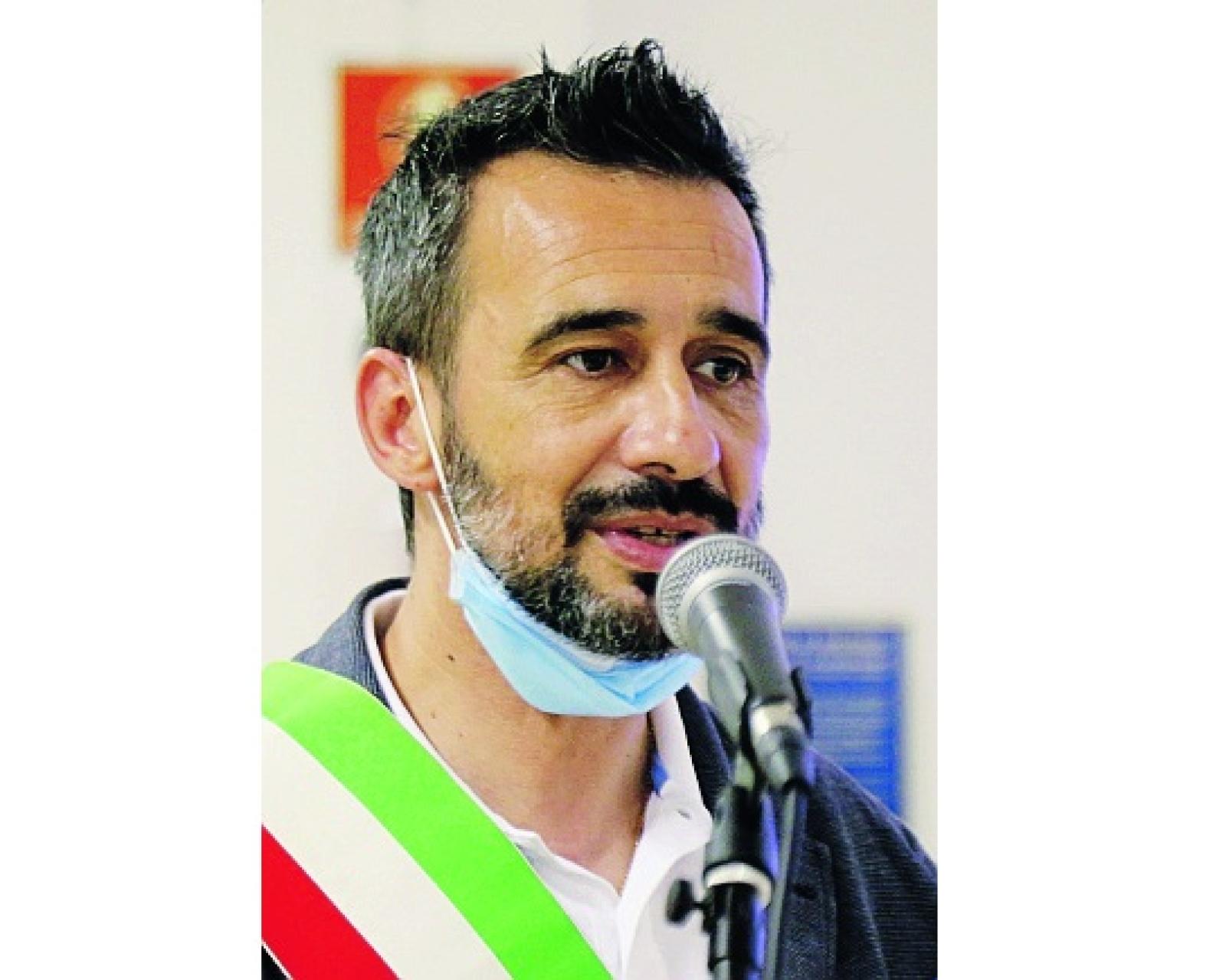 &ldquo;Pochi vaccini, colpa dei social&rdquo;