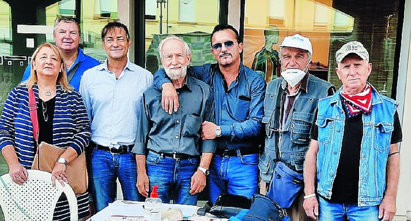 La Lega chiude la raccolta con la firma del sindaco