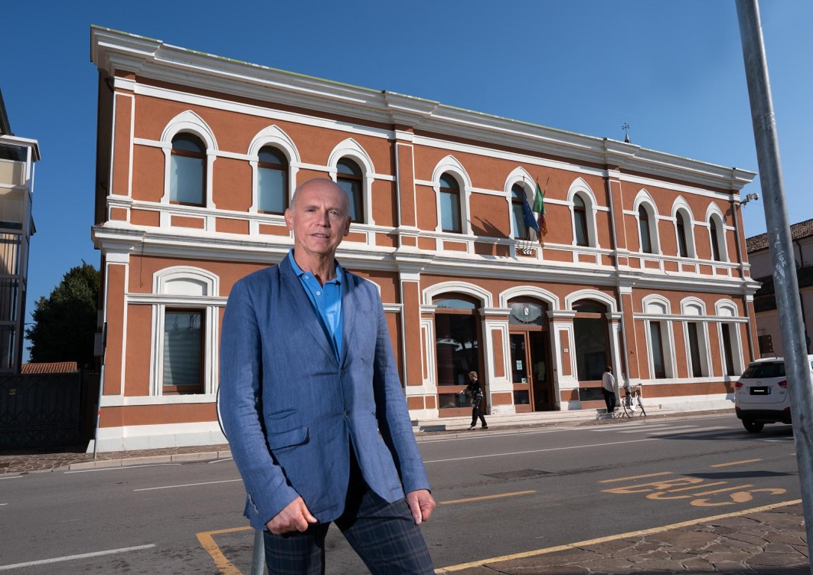 "Pensiamo anche ad una progressiva diminuzione del carico fiscale per famiglie e imprese"