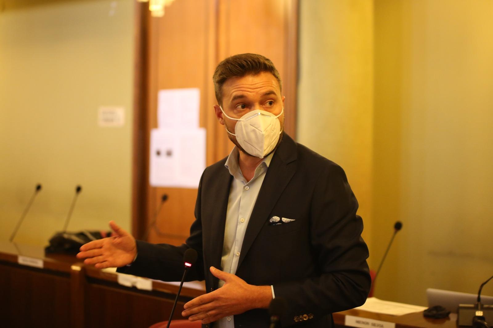 "Il Comune faccia la sua parte contro l'aumento delle bollette per famiglie e imprese"