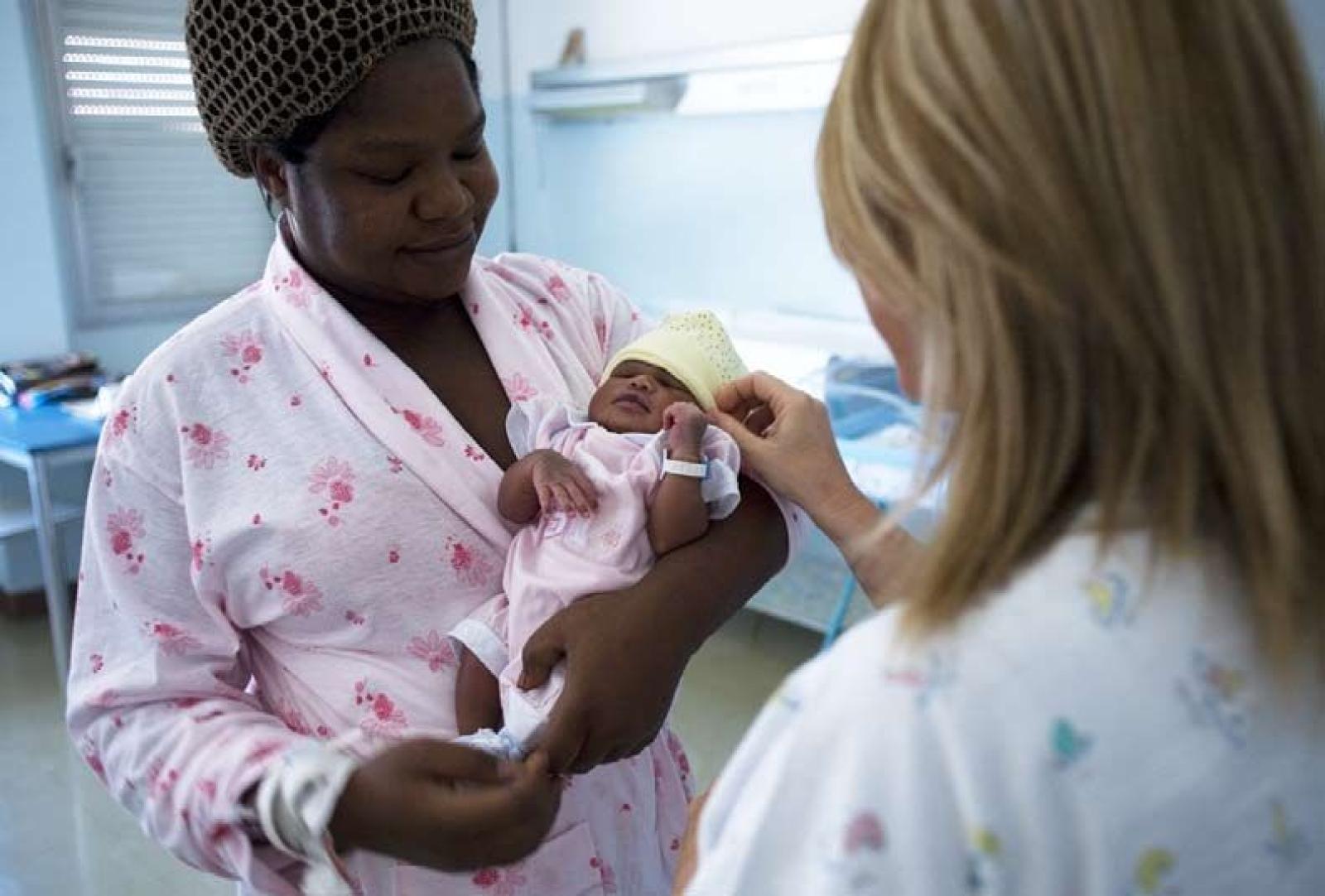 Settimana mondiale dell'allattamento: "E' urgente proteggerlo"