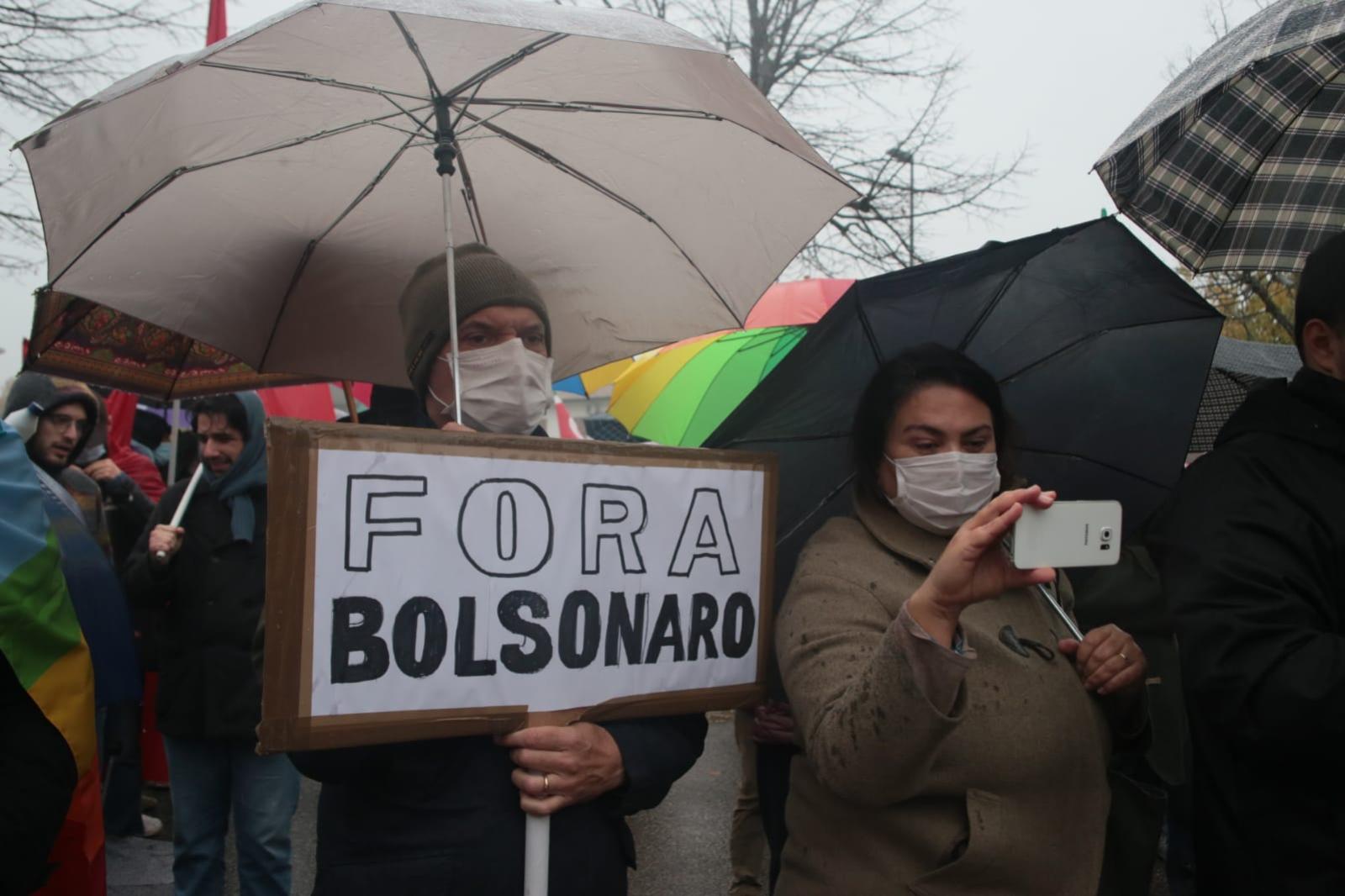 "Cittadinanza a Bolsonaro, una vergogna"