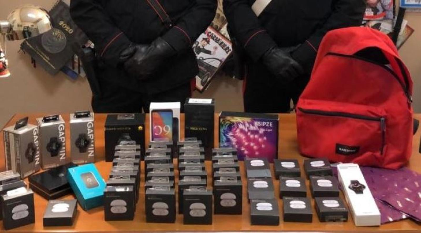 Dipendente Amazon ruba nel polo logistico: arrestato