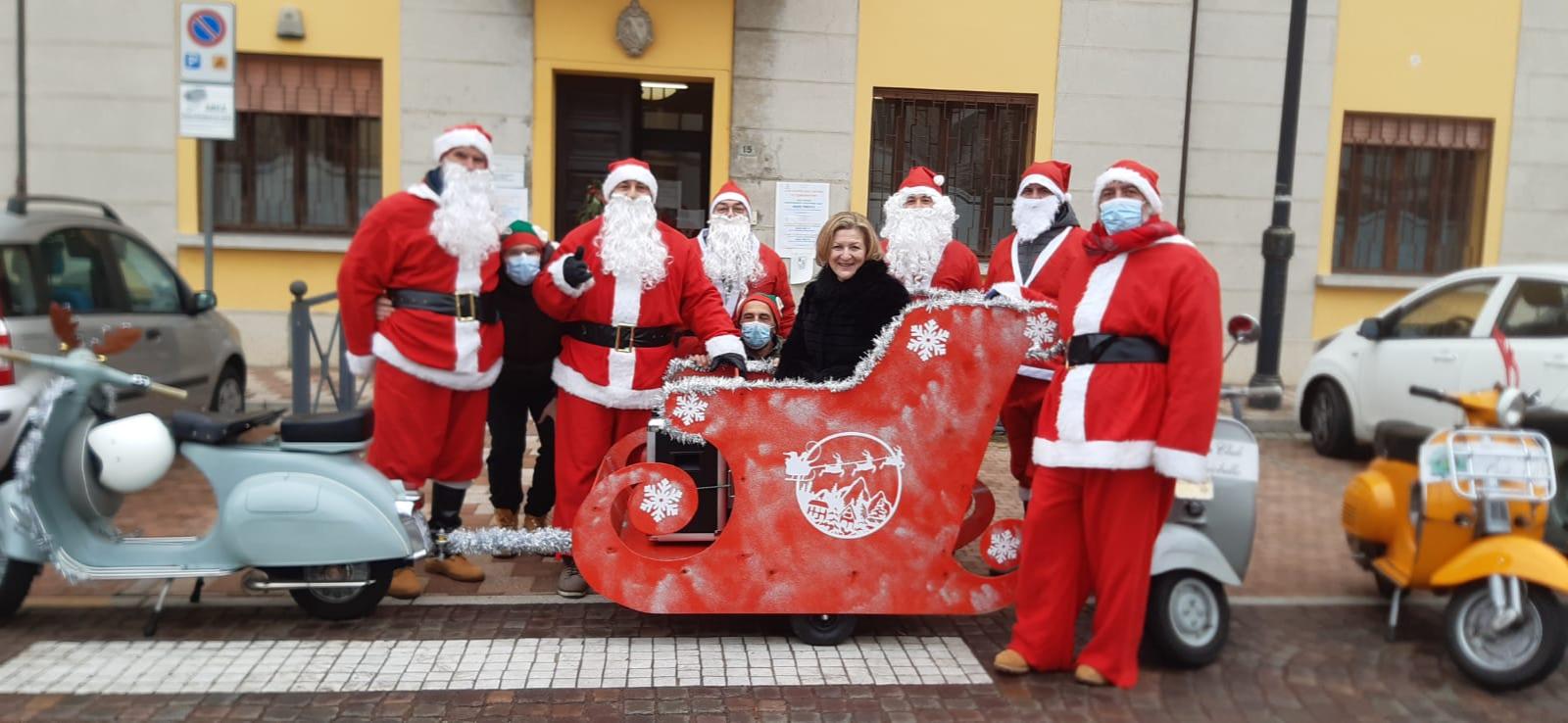 Babbo Natale &egrave; arrivato in Vespa!