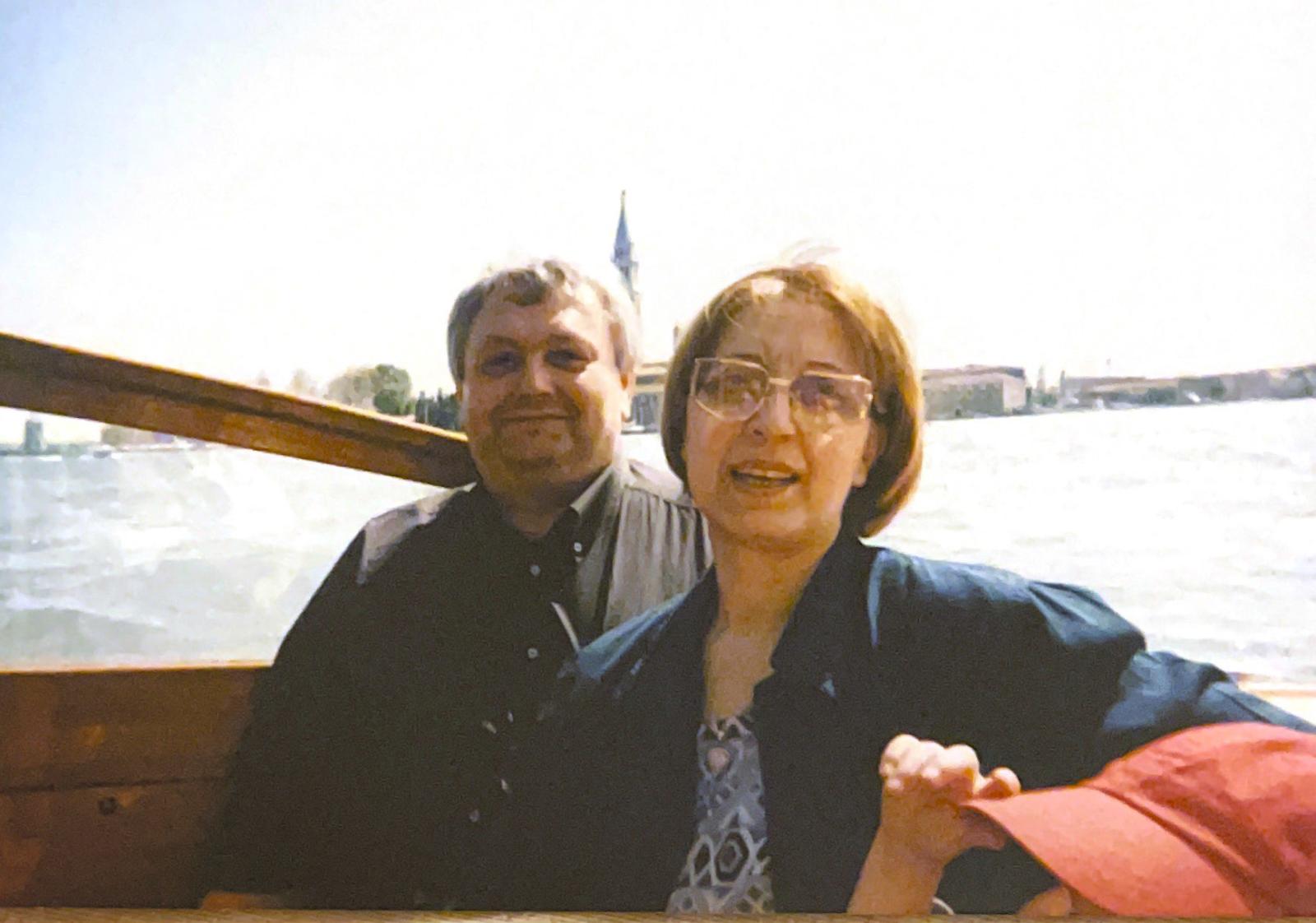 Nadia e Roberto si congedano