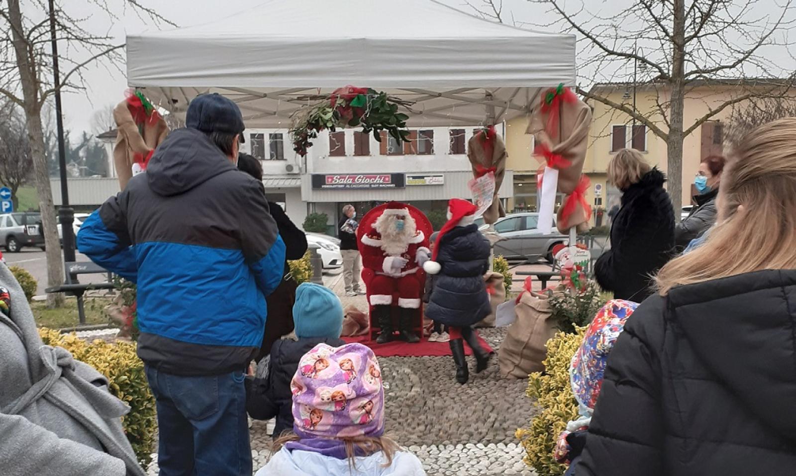 Cos&igrave; nessuno &egrave; rimasto senza regalo
