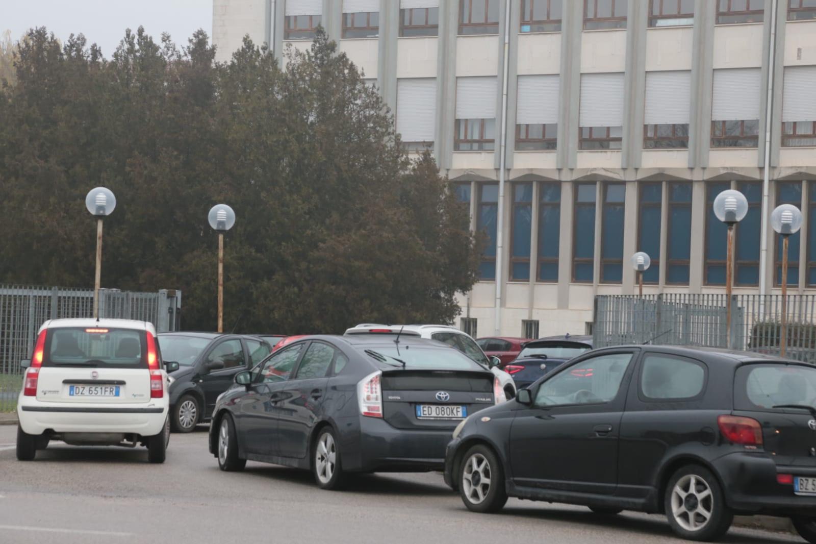 Primi in Veneto per auto/abitante: "Brutto primato"