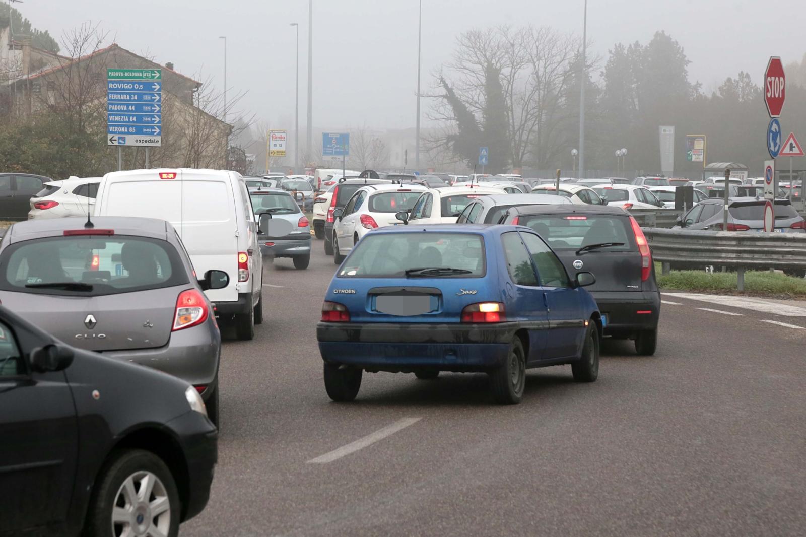 Tamponi all'ora di punta: di nuovo tutto bloccato