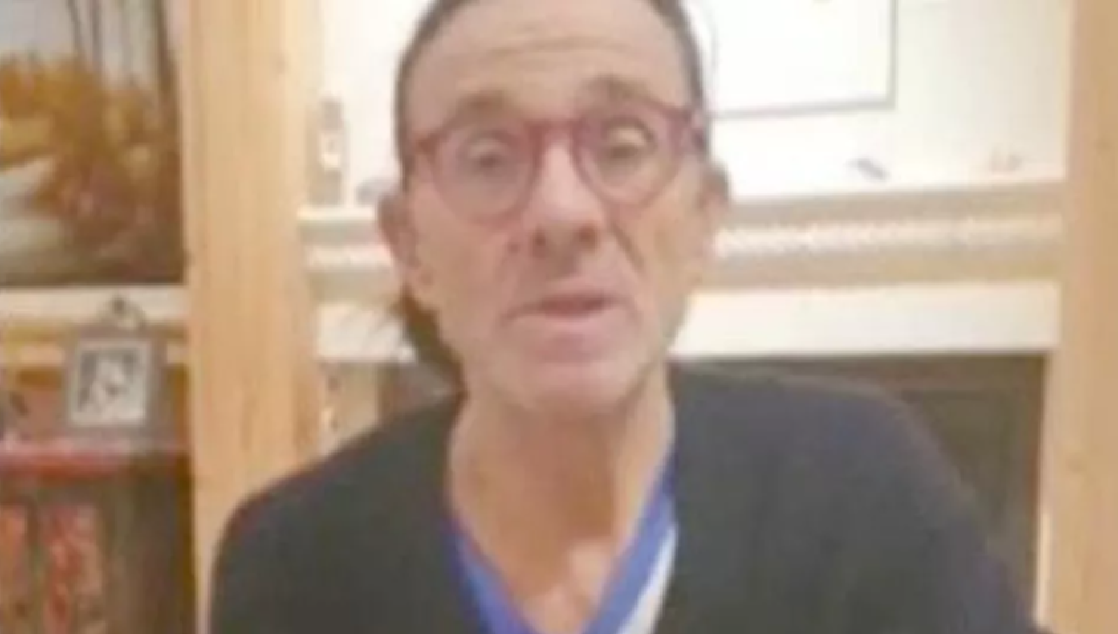 Il leader no Pass ha il Covid e si cura con l'antiparassitario per animali