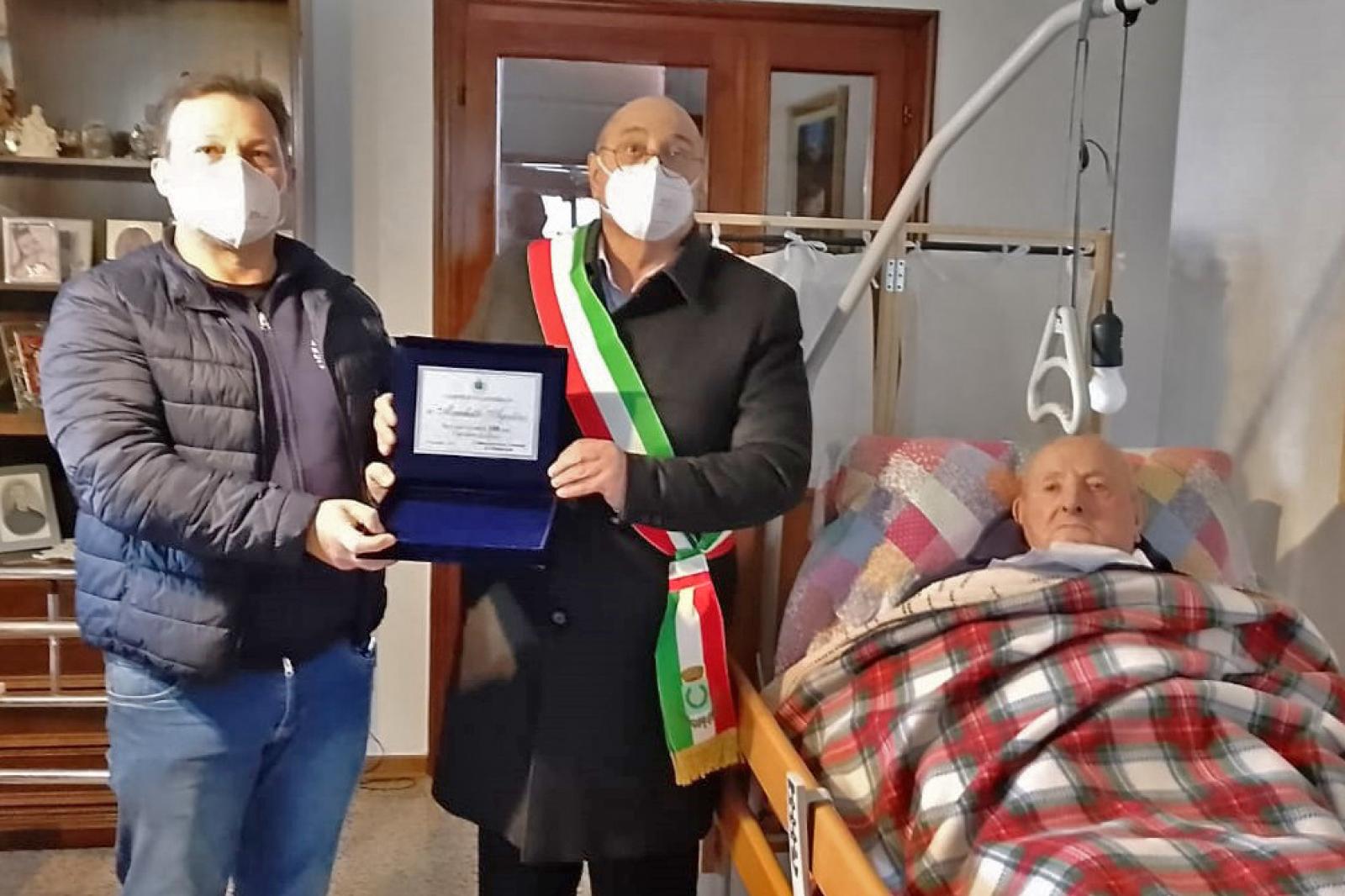 Un secolo di Agostino, orgoglio del paese