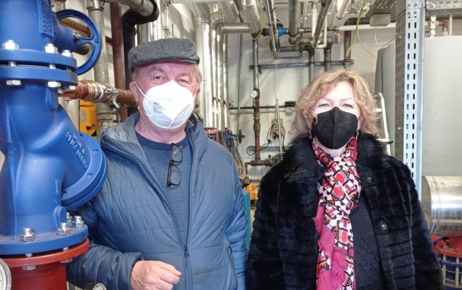 La piscina torna accessibile