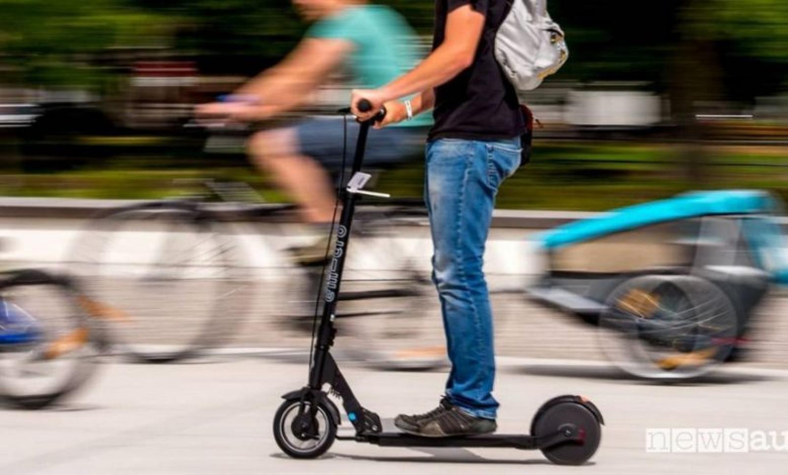 Via libera ai monopattini: "Sono come bici"