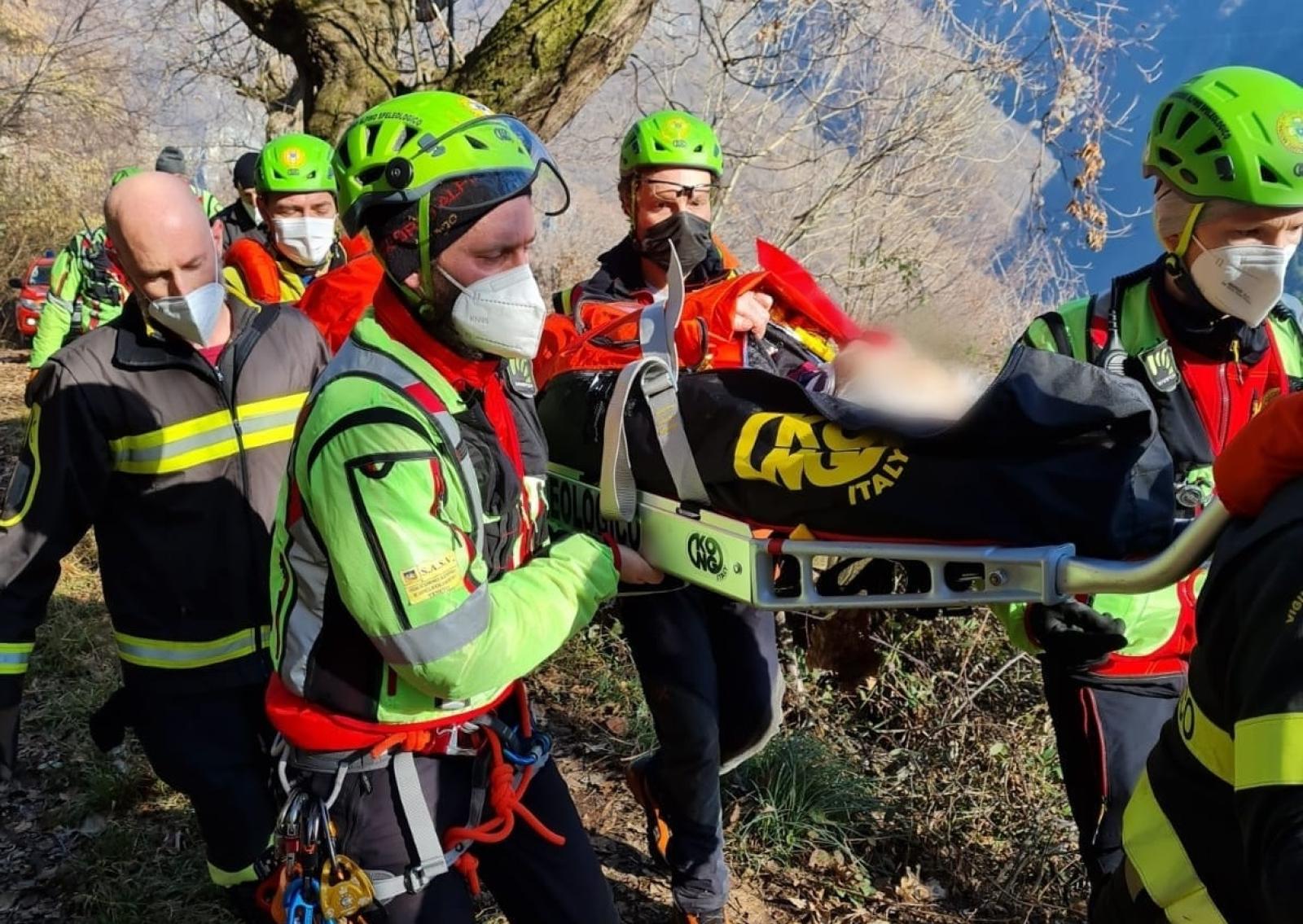 A 80 anni a spasso in montagna: si perdono e rischiano di passare la notte tra i boschi