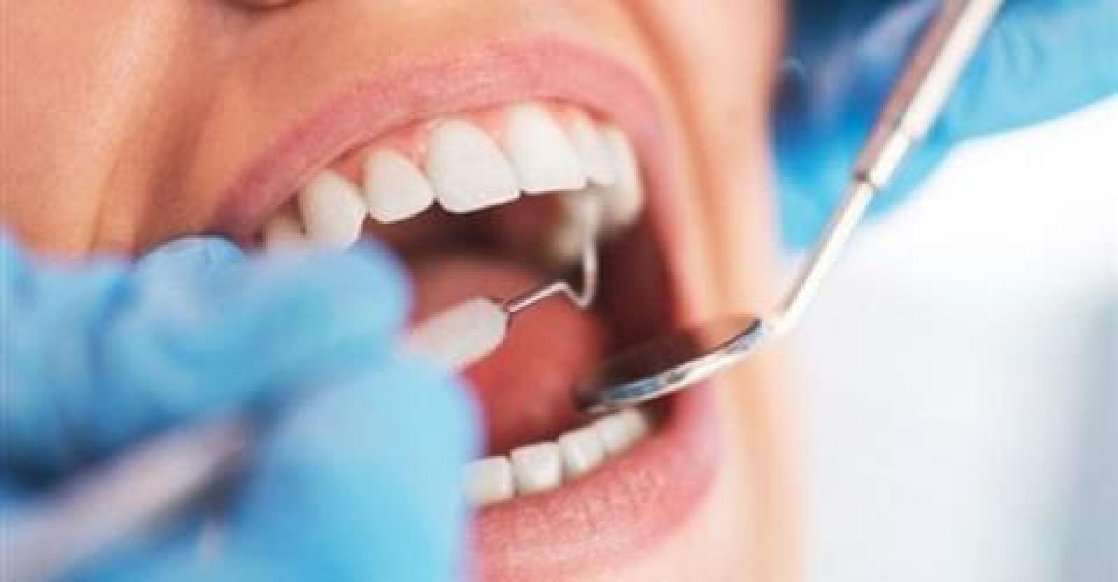 Toglie il dente sano: dentista condannato