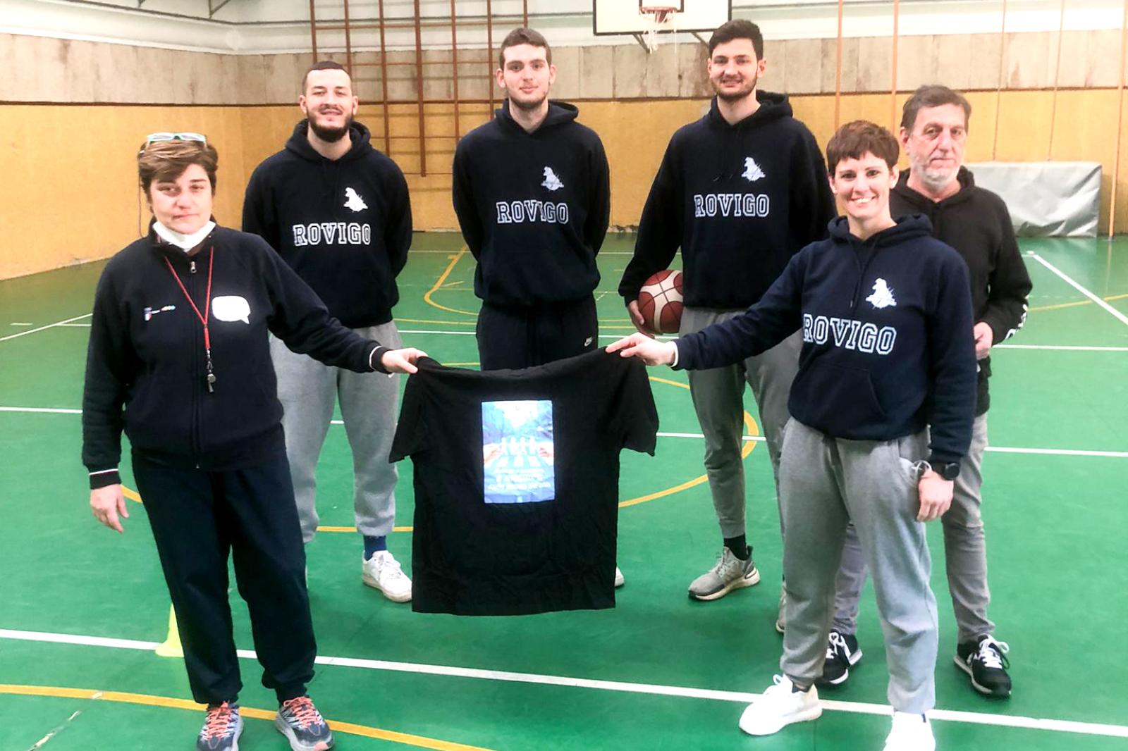Giganti del basket in campo per la sicurezza stradale