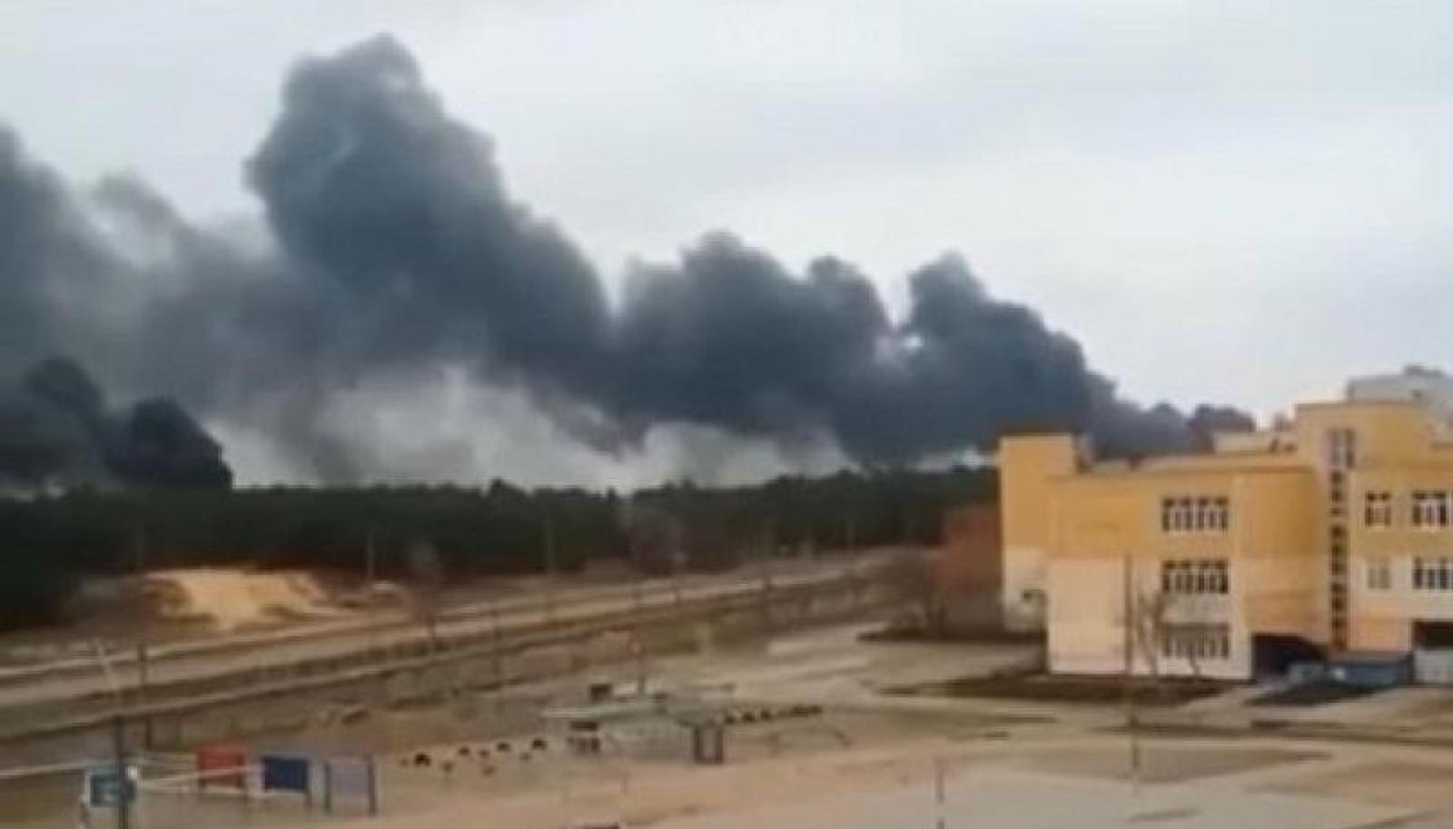 La centrale nucleare di Zaporizhzhia colpita da un missile