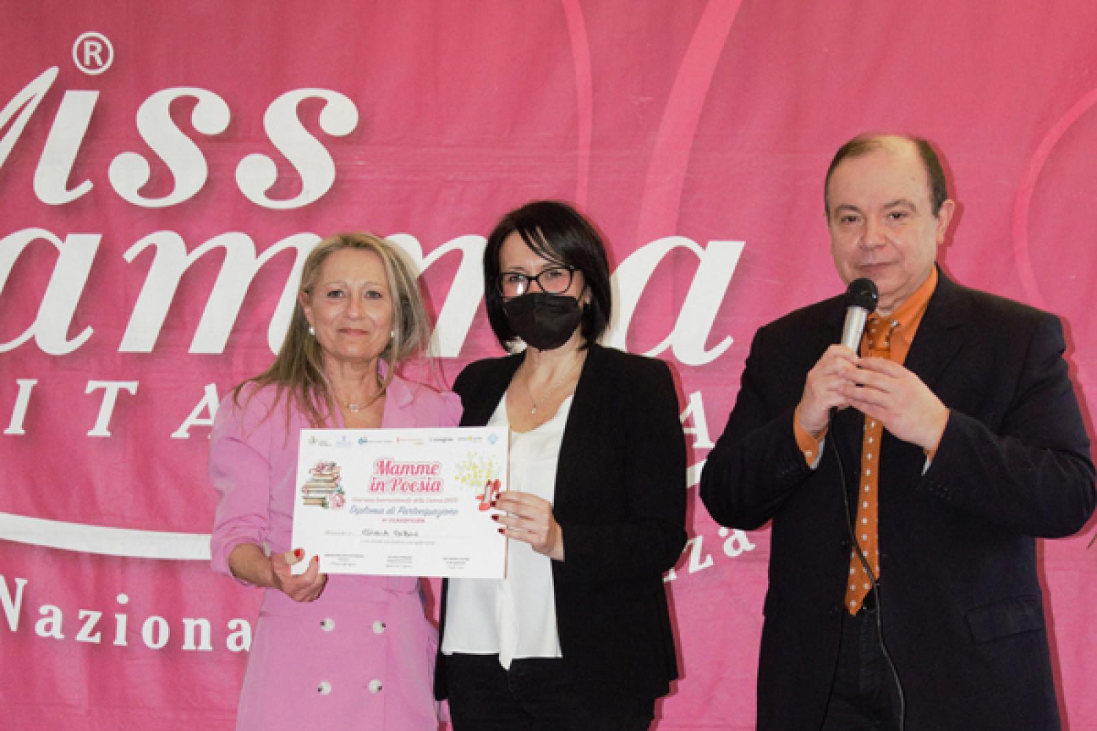 Mamma, miss e poetessa