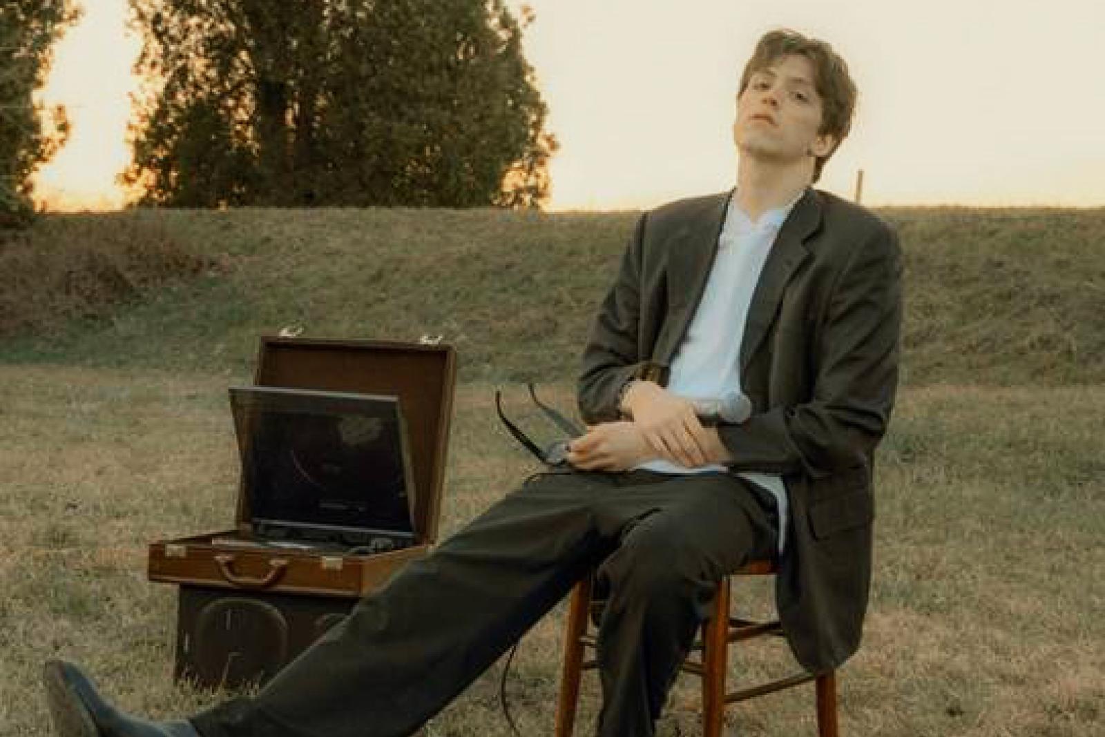 Il ritorno di Giovie, con un nuovo video