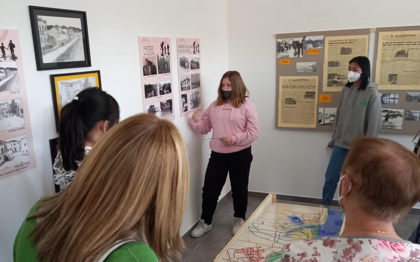 I nonni e l'alluvione in una mostra della "Da Vinci"