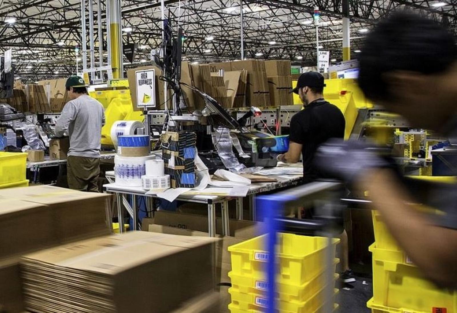 Amazon licenzia cinque ragazzi, e loro portano il colosso in tribunale