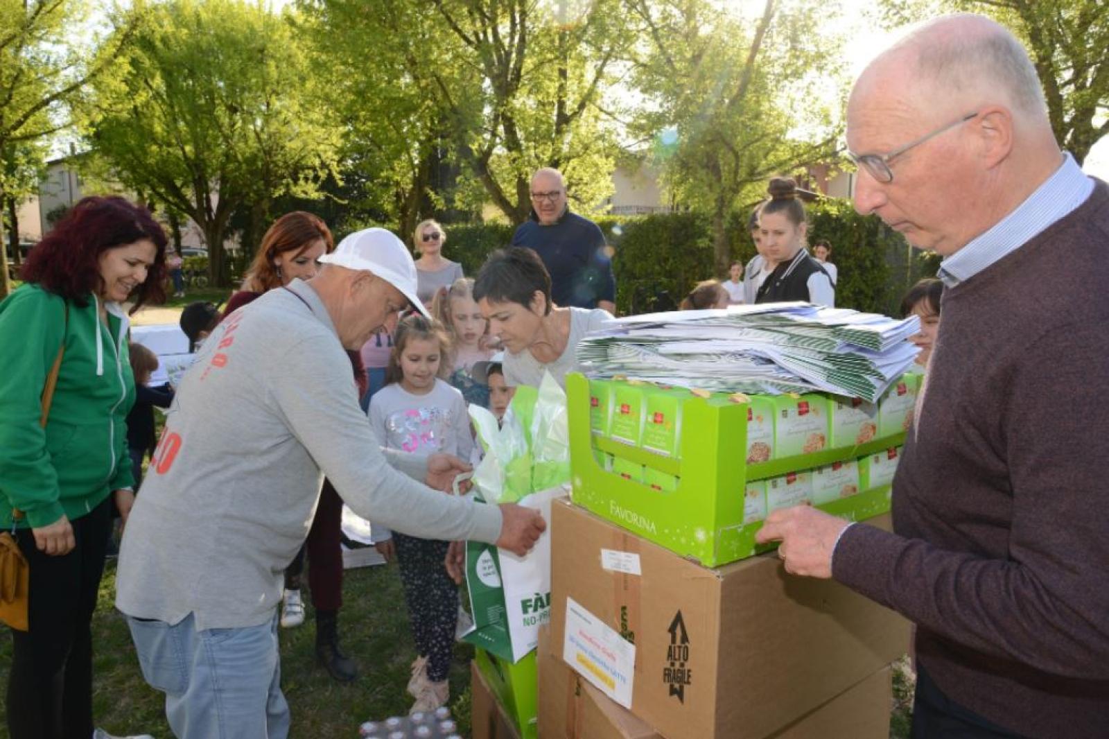Uova di cioccolato "sospese" per i bimbi ucraini