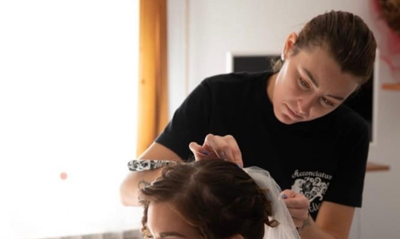 Alice acconciatrice a Miss Europa Continental