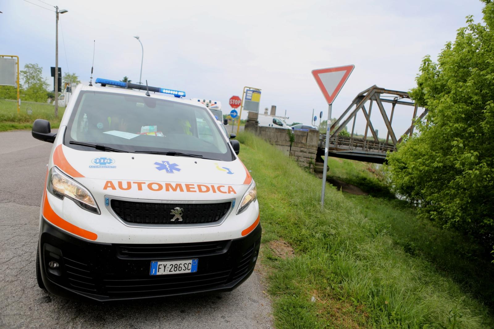 Tragedia: cade in un canale, annega a soli 3 anni