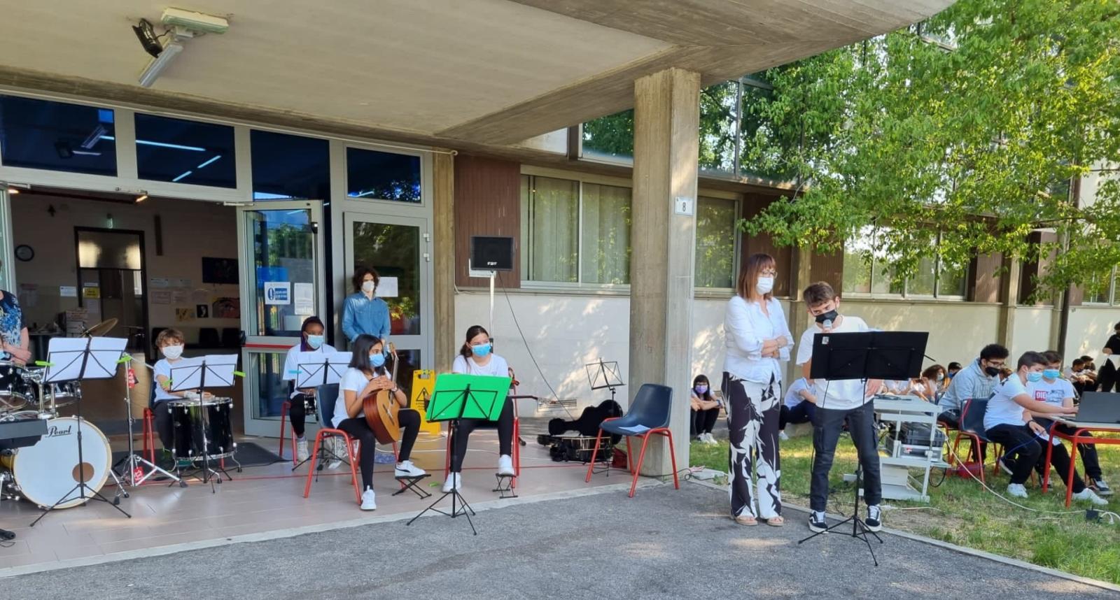 Legalit&agrave;, a scuola angoli di lettura, musica e danza 