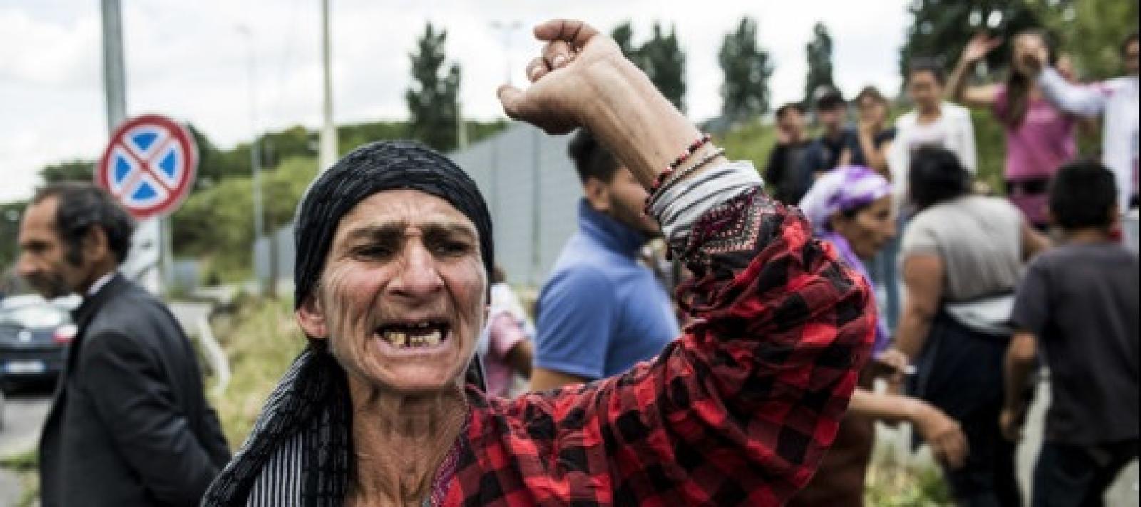 La protesta dei Rom: "Discriminati, la legge ci tuteli"