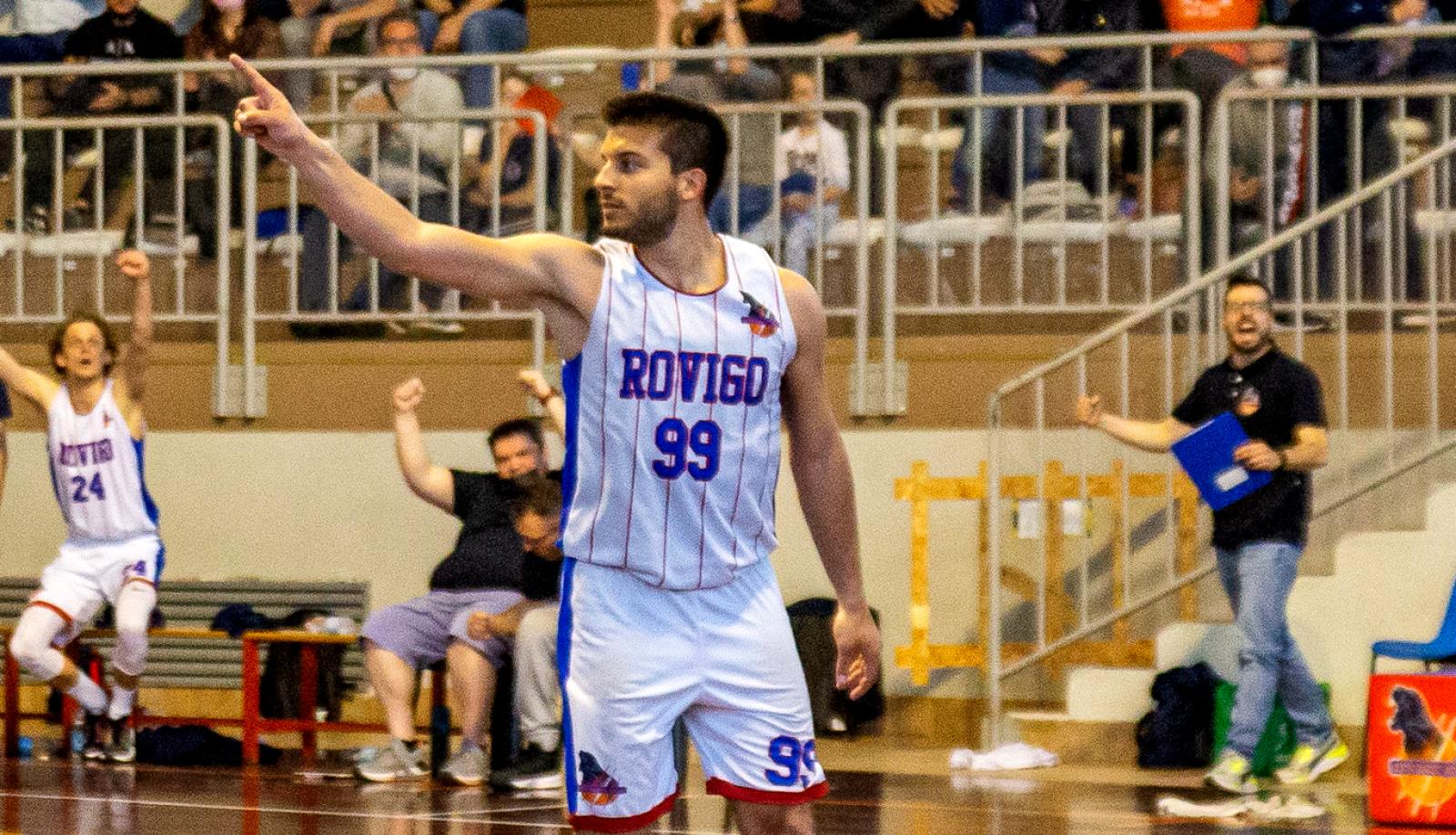 Bomber Tiberio firma e resta