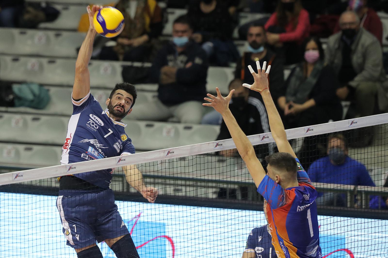 Volley, colpo da superlega: al centro arriva Alex Erati