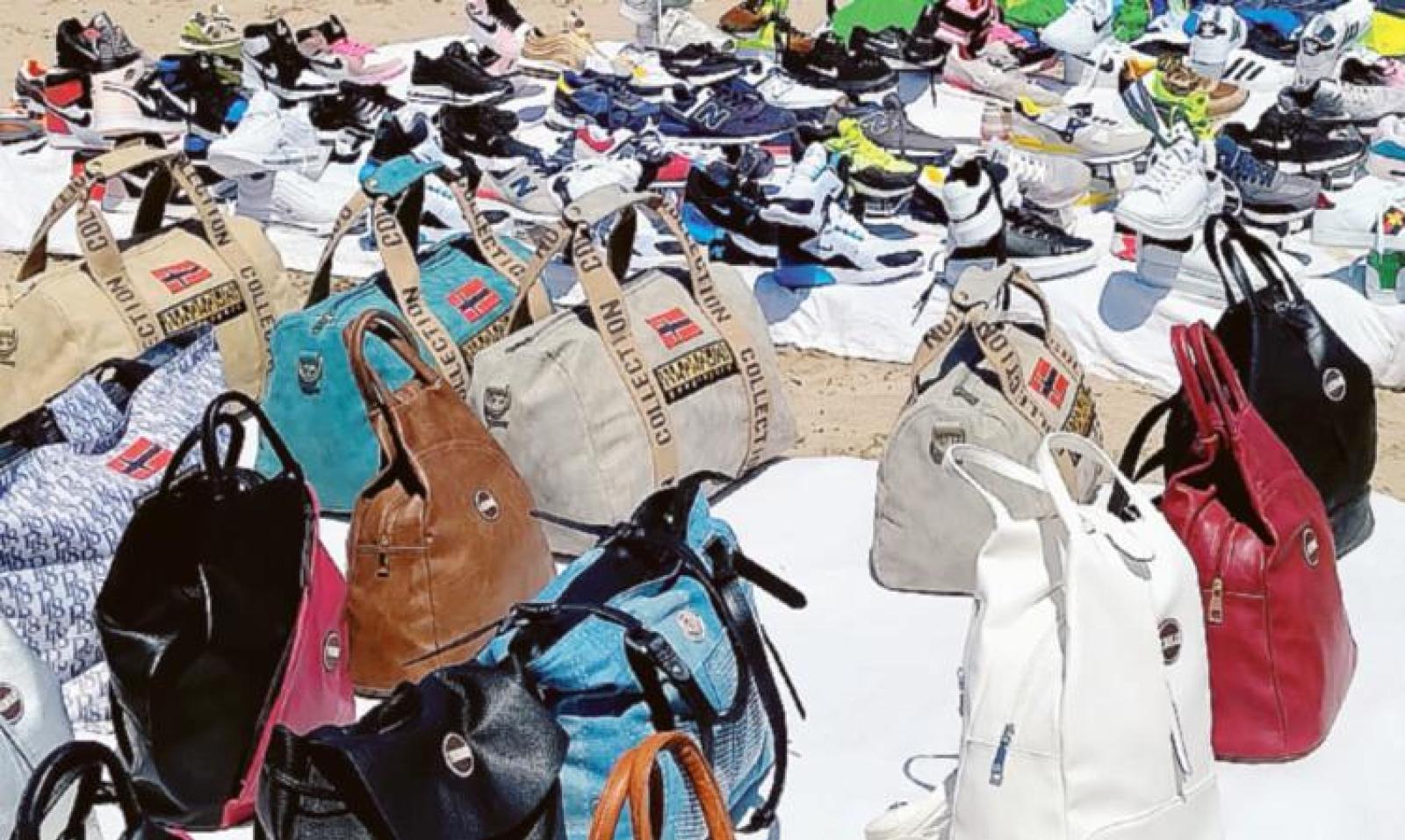 "I venditori abusivi hanno invaso la spiaggia"