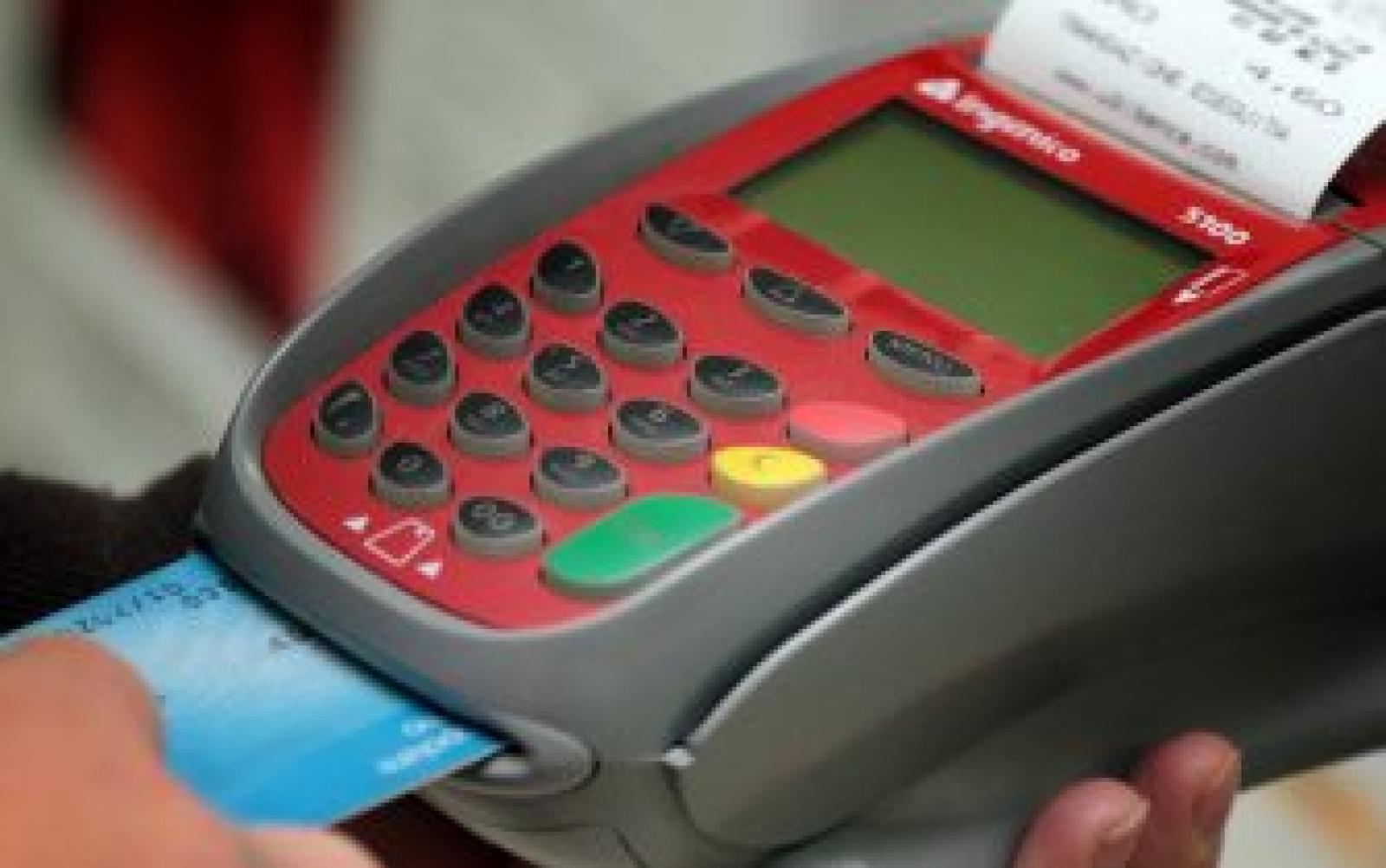 Da oggi, multe a chi non fa pagare col Pos