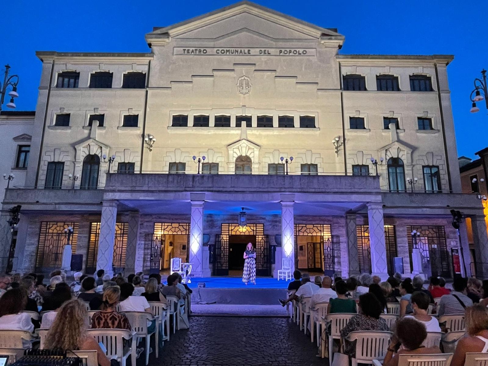 Pillole, Sul palco monologhi ed emozioni