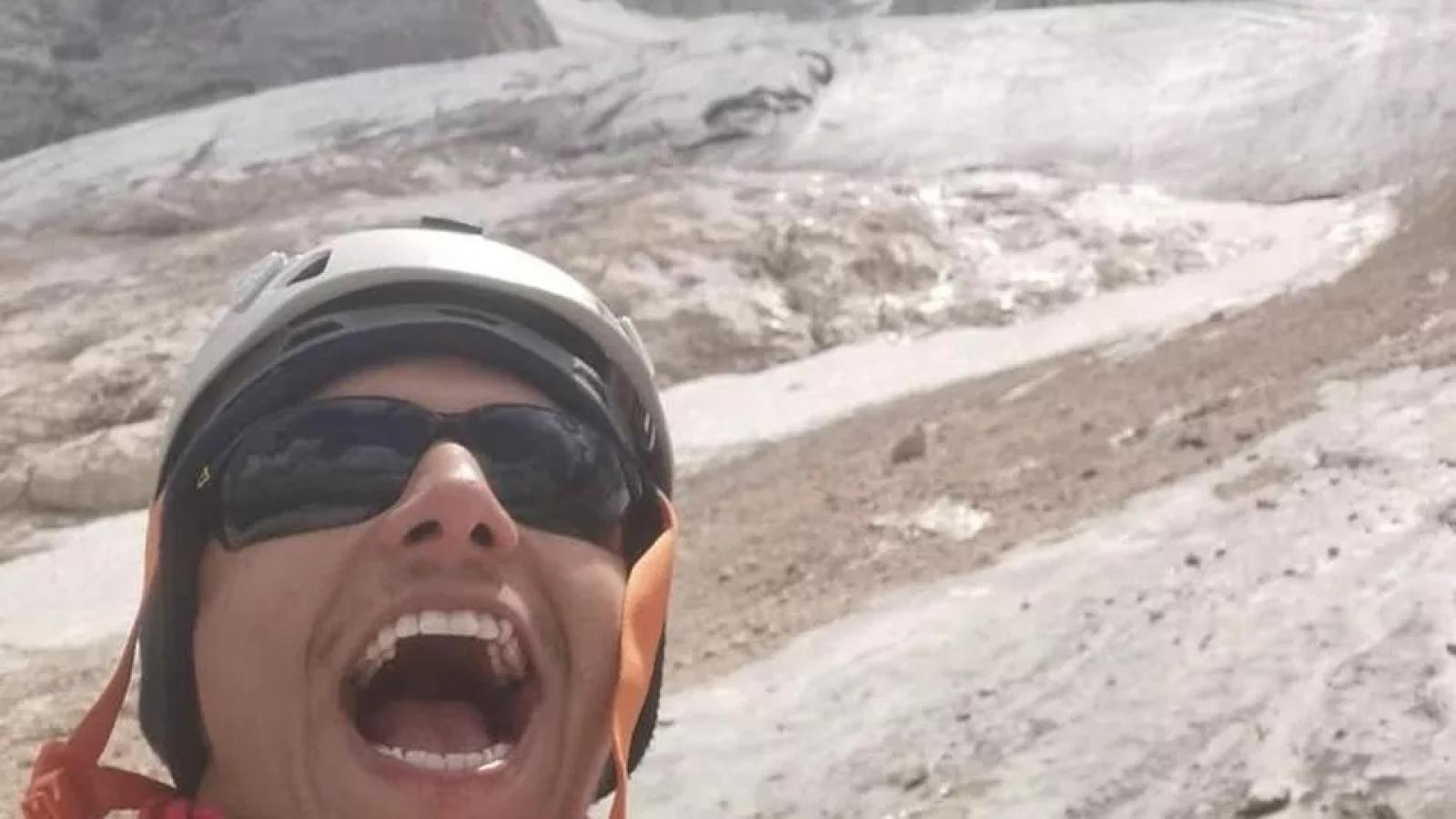 Il selfie sul ghiacciaio postato da Filippo Bari mezz'ora prima della tragedia
