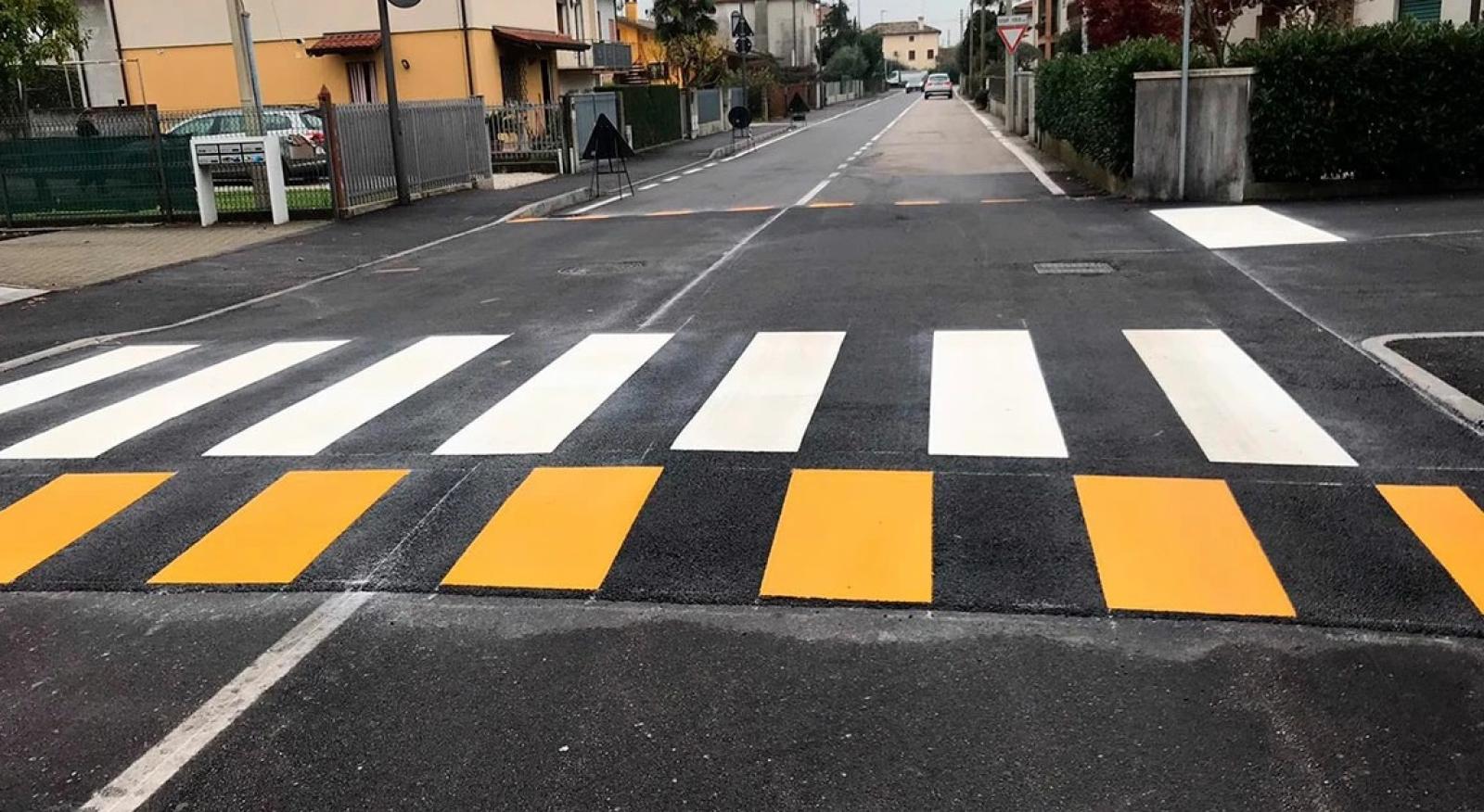 Arrivano le strisce salva pedoni