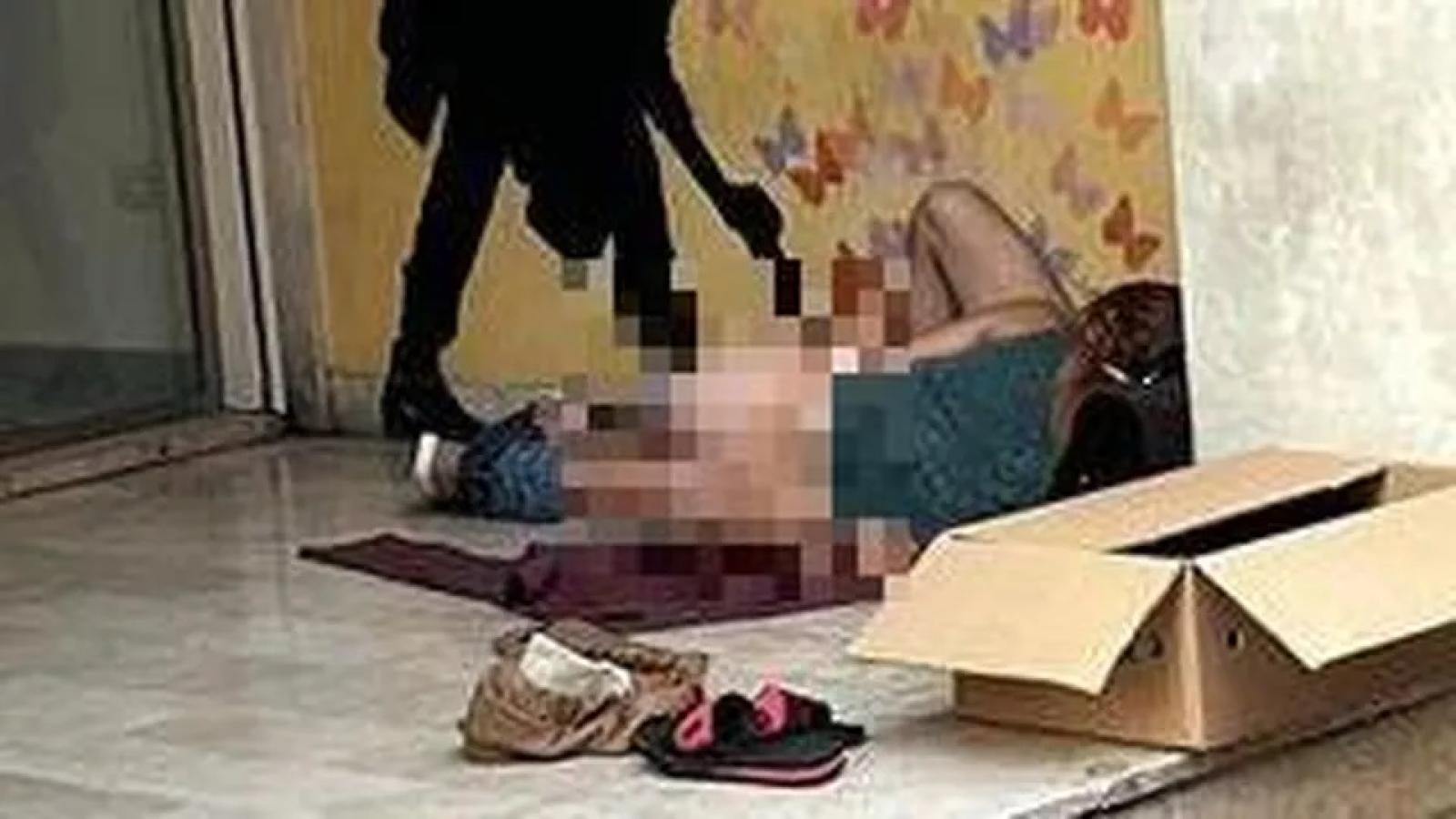 Sesso in pieno centro, di giorno, sotto i portici
