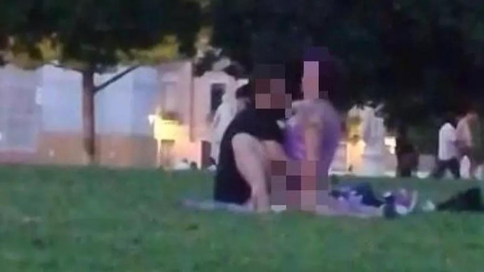 Sesso in pieno giorno in Prato Della Valle