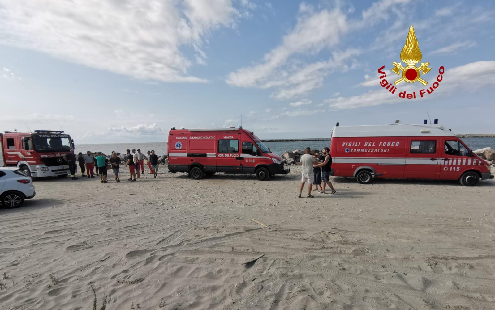Rischiano di naufragare, salvati dalla Capitaneria di porto