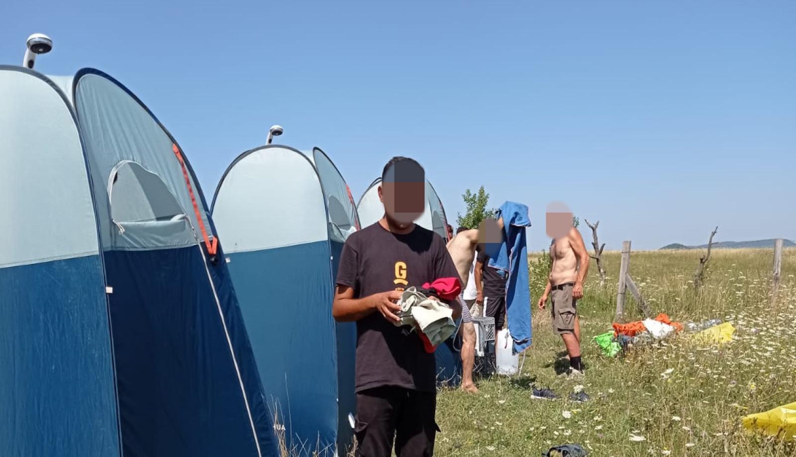 "Abbiamo inventato il kit doccia per profughi"