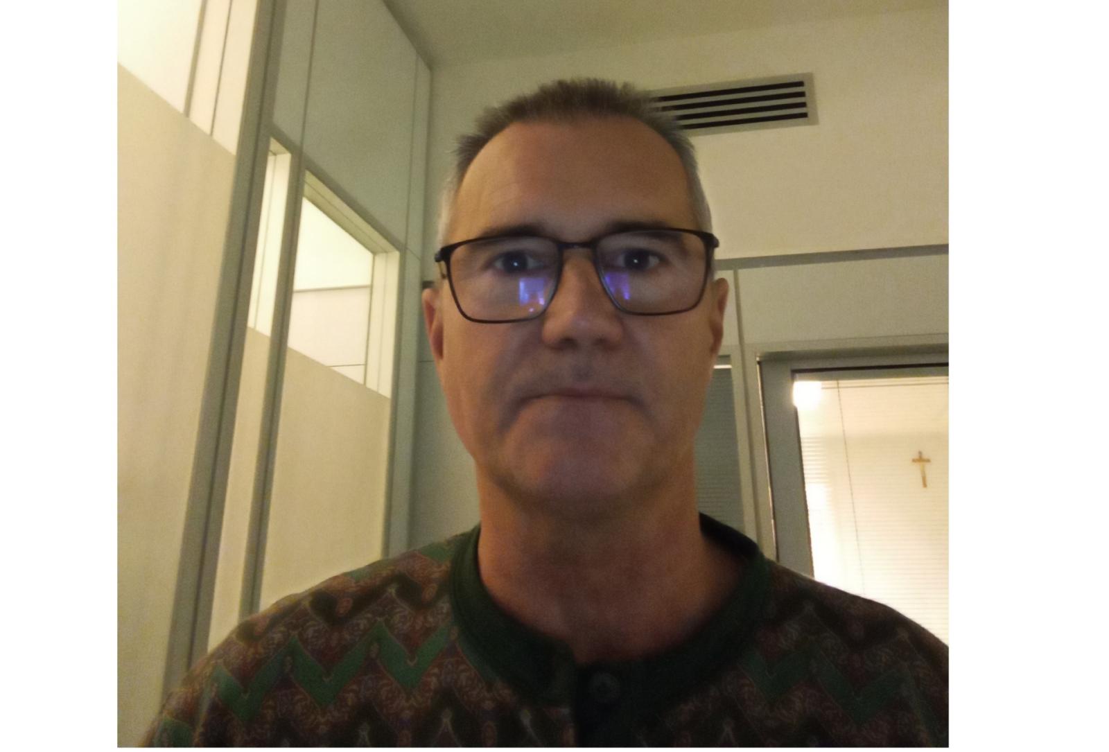 53enne muore, lascia moglie e tre figlie