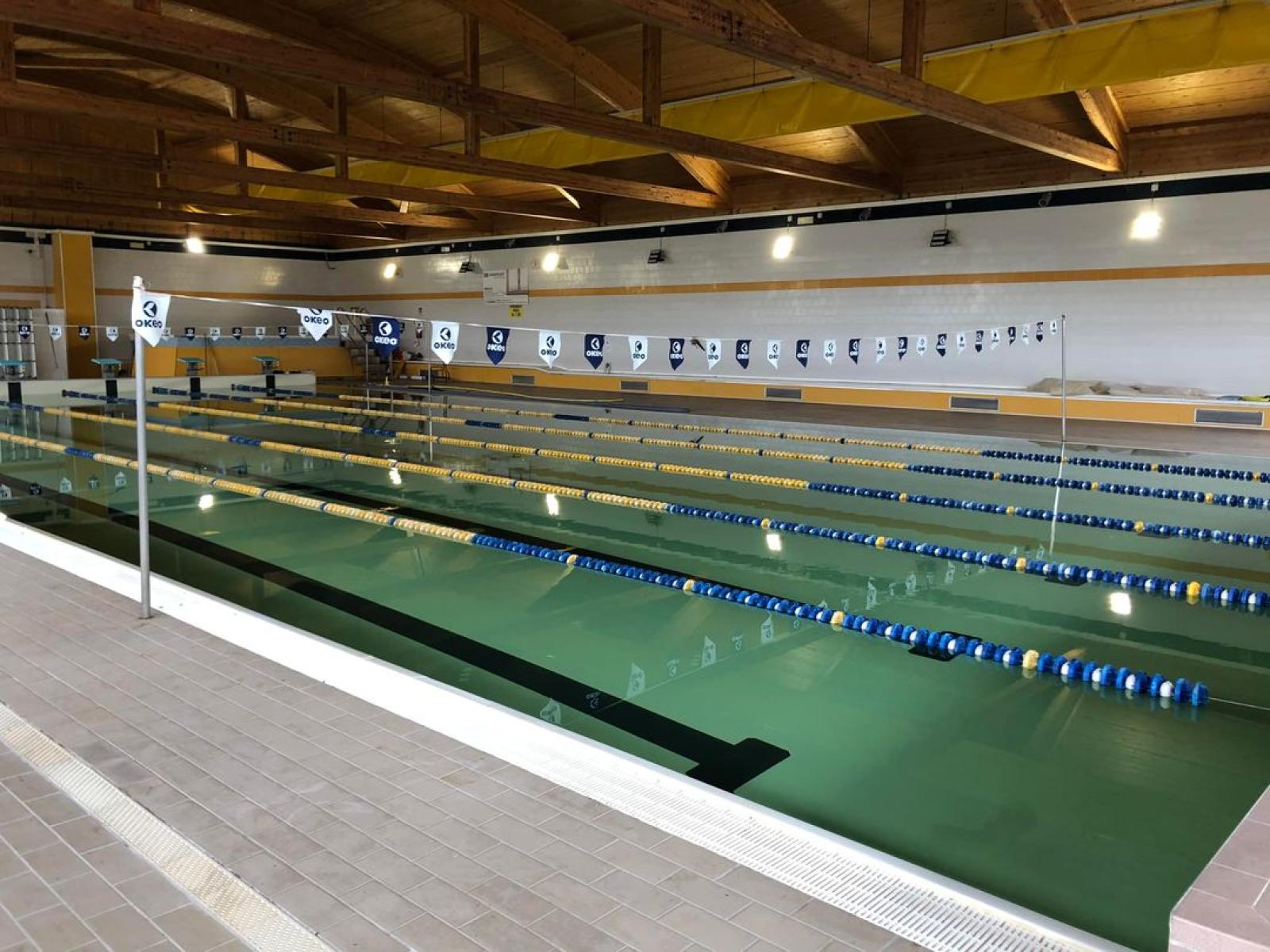 Bollette insostenibili, il paese resta senza piscina