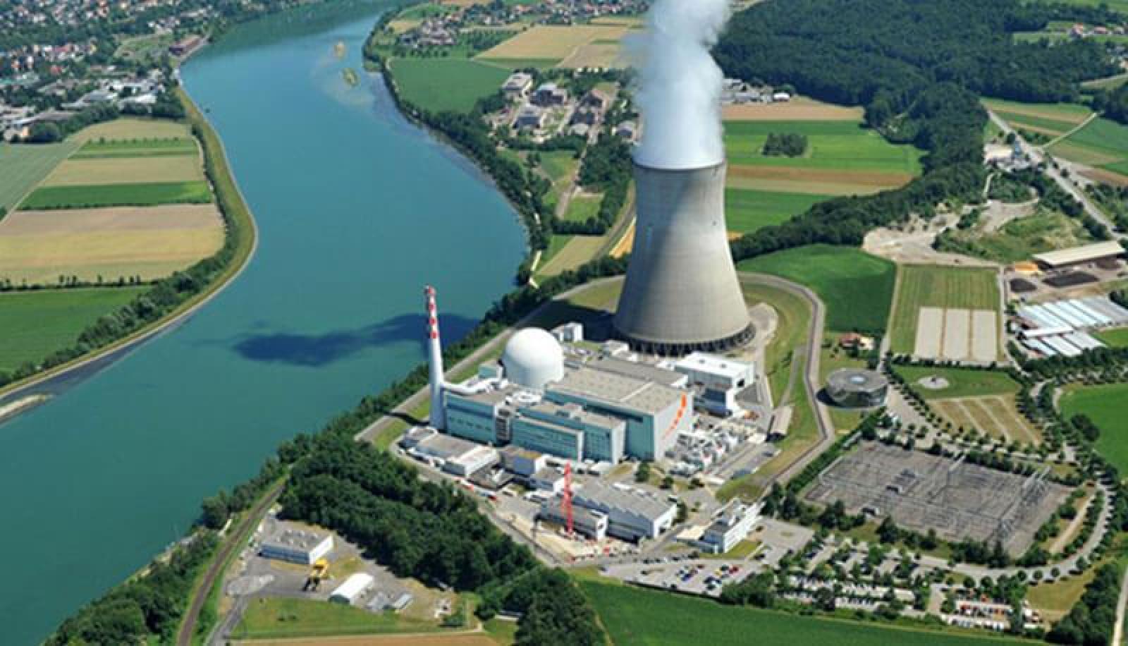 "Calenda e Salvini vogliono una centrale nucleare a Chioggia"