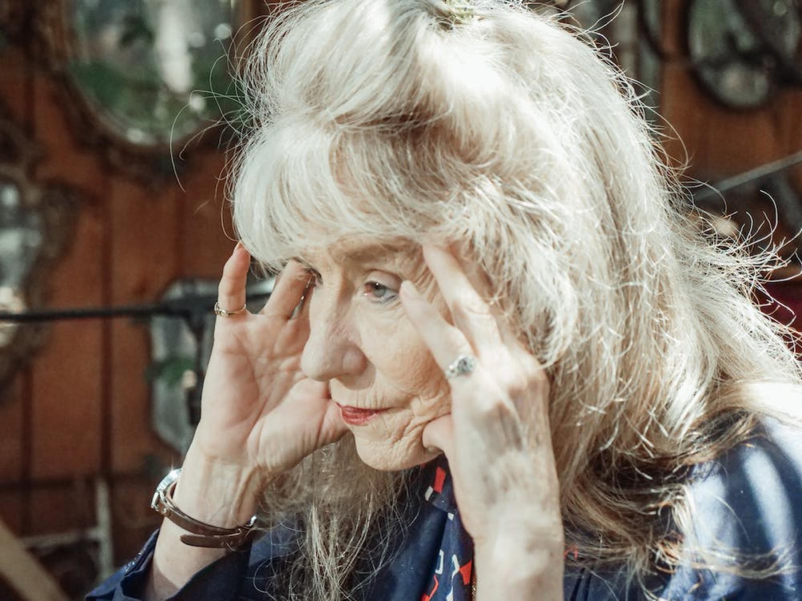 Inflazione e bollette, anziani in ginocchio