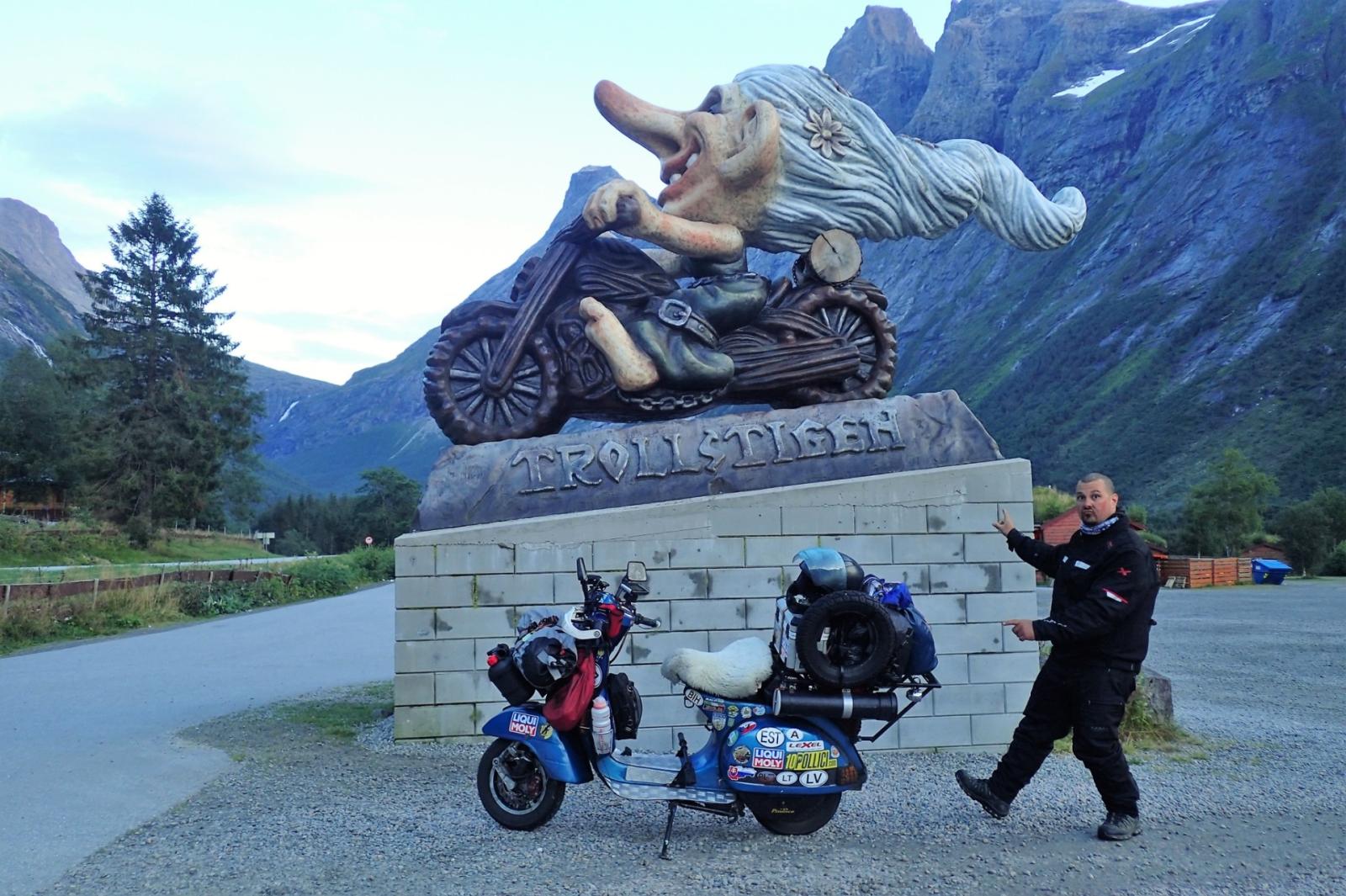 Dario, in Vespa nel profondo Nord