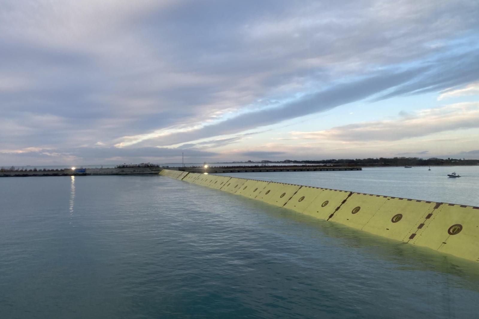 Marea eccezionale ad agosto, il Mose salva Venezia