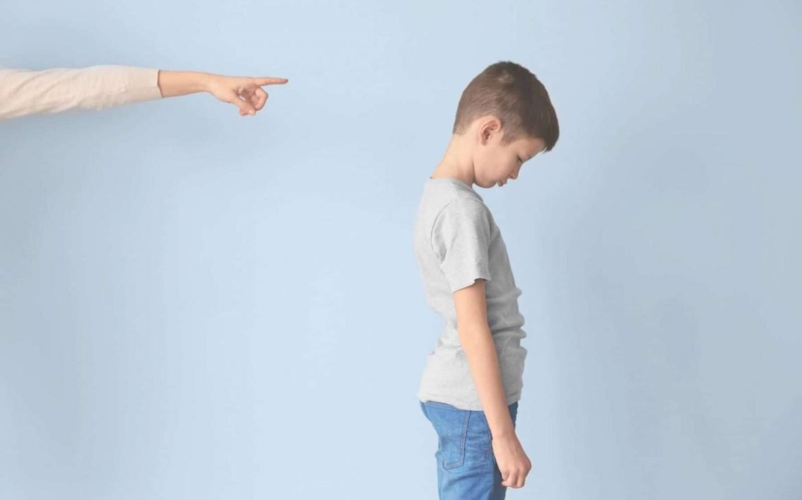 "Vietato mettere i bimbi in castigo e togliere la paghetta"