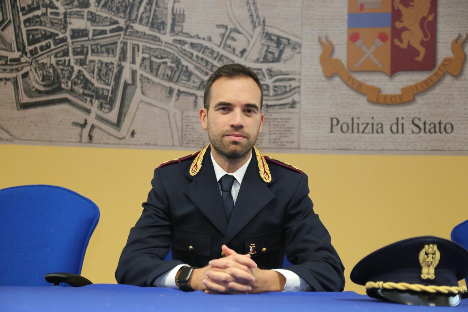 La questura apre i canali social