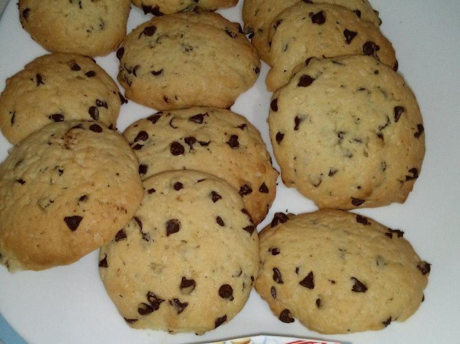 Biscotti e patatine con la droga, allarme per i bimbi